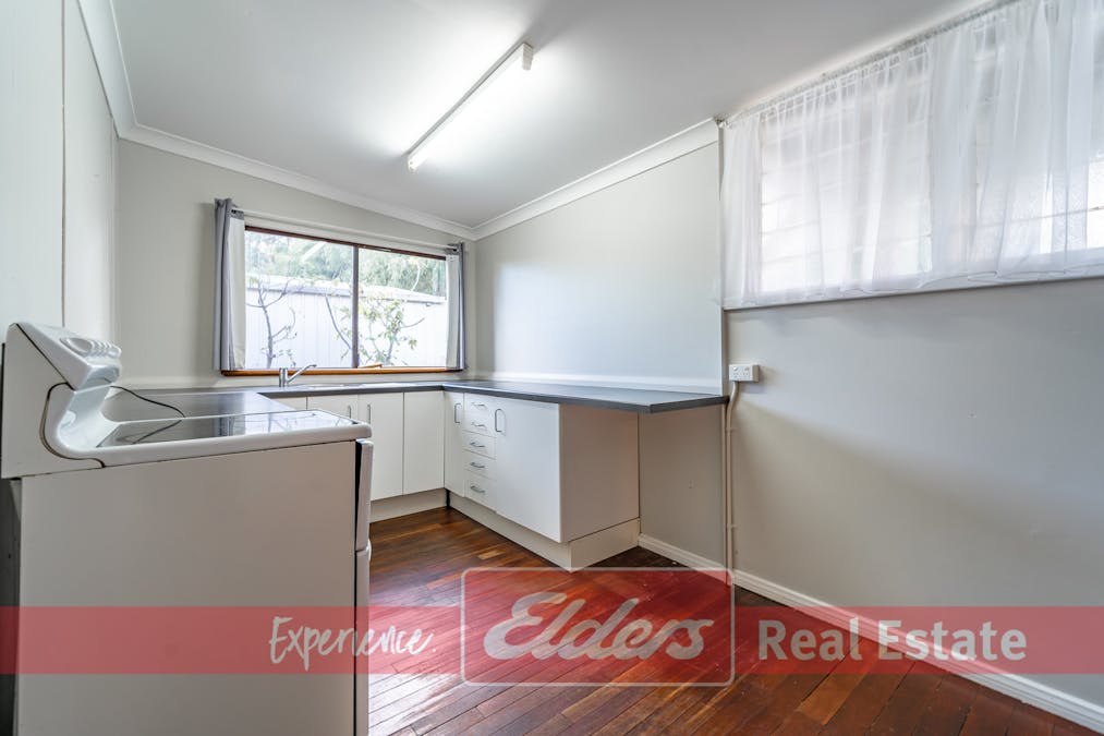 10 Pollard Way, Warnbro, WA, 6169 - Image 12