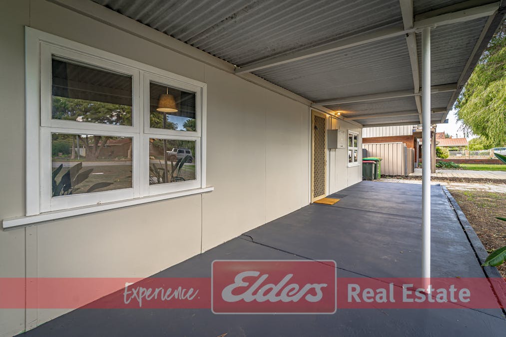 10 Pollard Way, Warnbro, WA, 6169 - Image 4