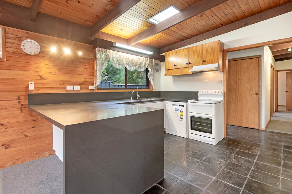 45 Laidlaw Street, Hamilton, VIC, 3300 - Image 3