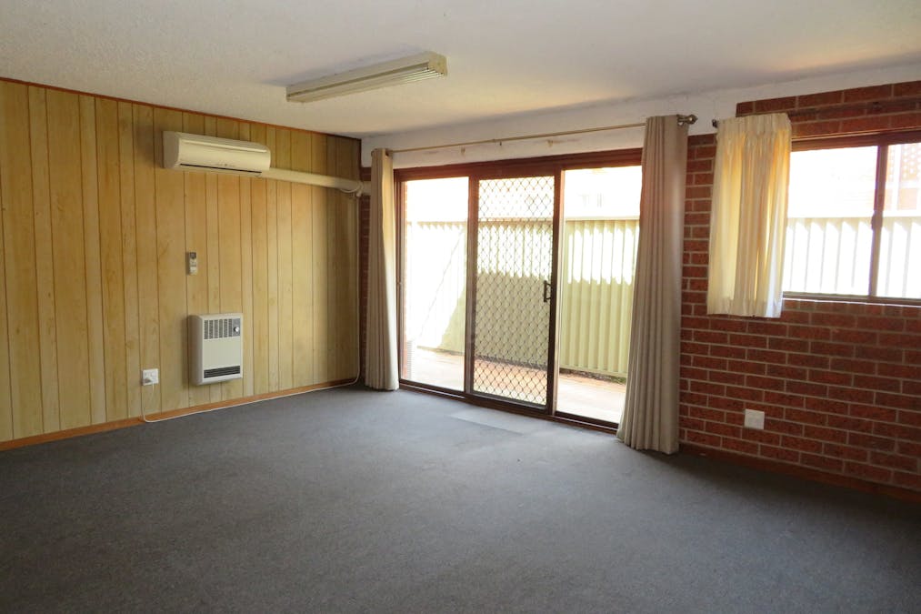 1/109 Lambert Street, Bathurst, NSW, 2795 - Image 2