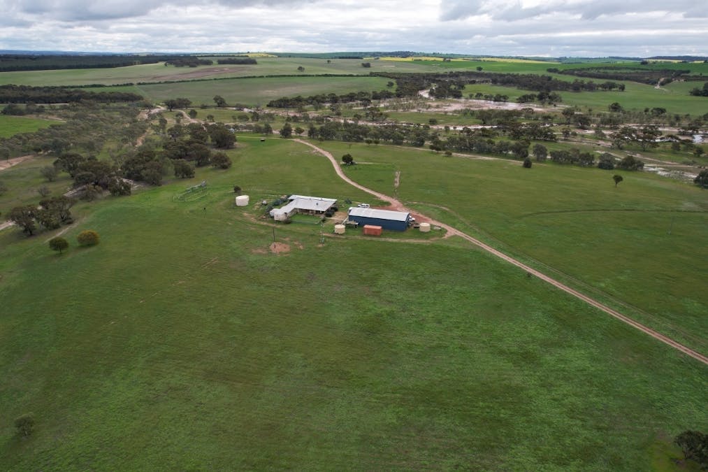 440 Caroling-Bally Bally Road, Beverley, WA, 6304 - Image 1