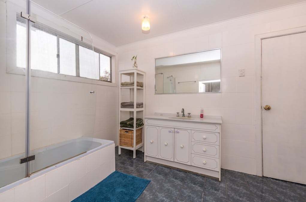 164 Station Road, York, WA, 6302 - Image 11