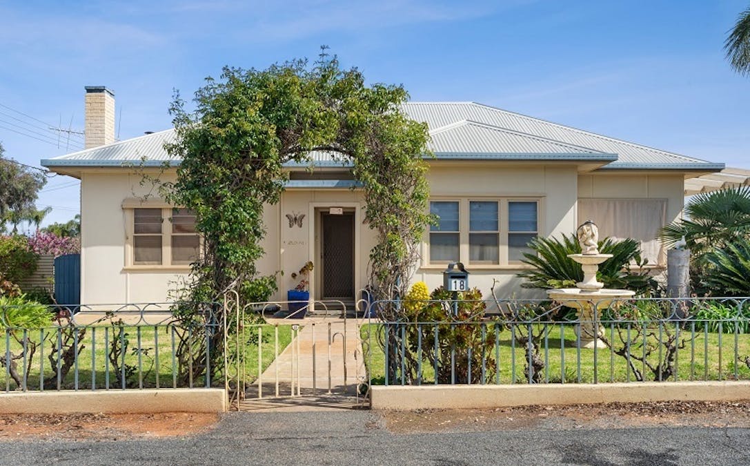 18 Fowles Street, Barmera, SA, 5345 - Image 2