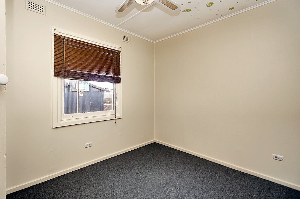 9 Aleppo Street, Loxton, SA, 5333 - Image 6