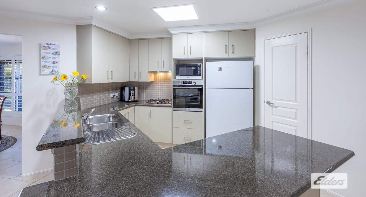 35 Currawong Drive, Highfields, QLD, 4352 - Image 6