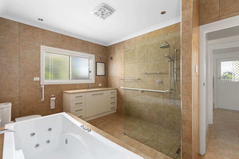 12 Belt Road, Millicent, SA, 5280 - Image 11