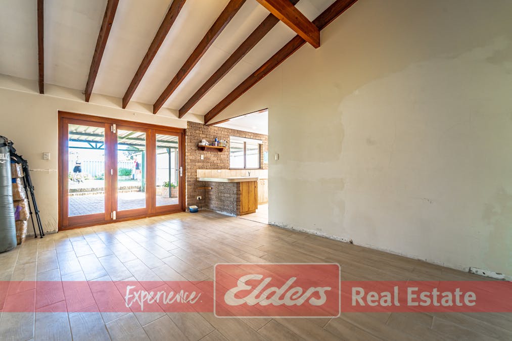 67 Warnbro Sound Avenue, Warnbro, WA, 6169 - Image 12