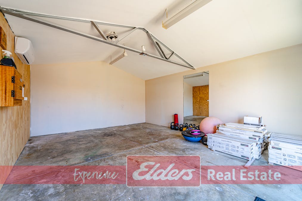 67 Warnbro Sound Avenue, Warnbro, WA, 6169 - Image 27