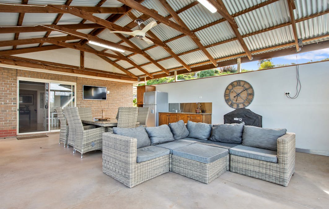 36 Neagles Rock Road, Clare, SA, 5453 - Image 4
