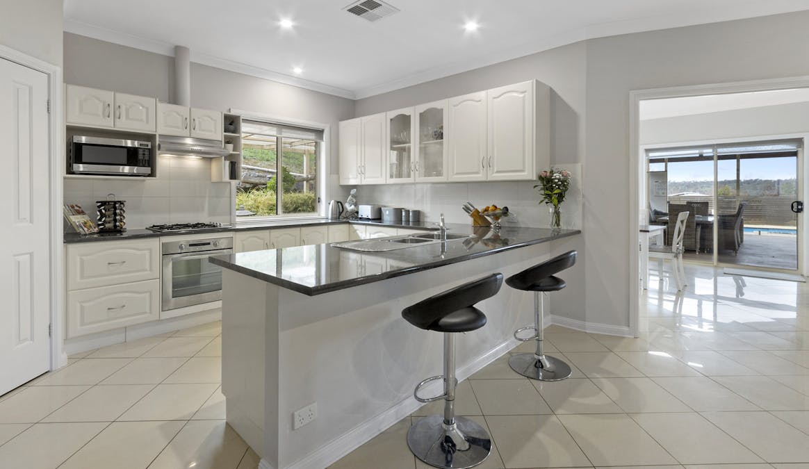 36 Neagles Rock Road, Clare, SA, 5453 - Image 11