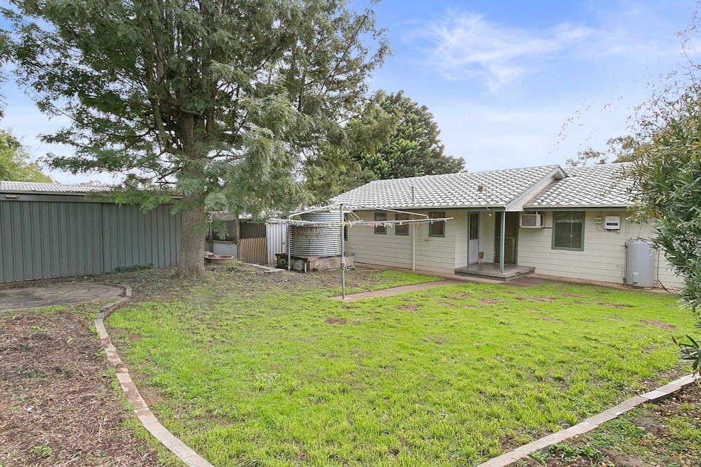 8 Phoenix Avenue, Clare, SA, 5453 - Image 17