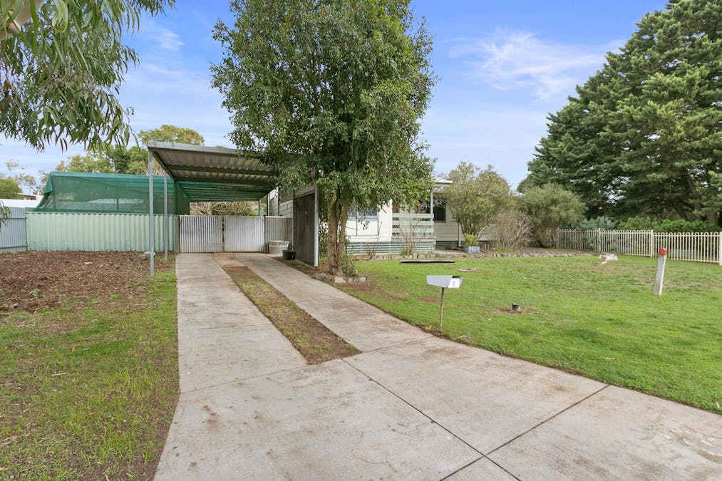 8 Phoenix Avenue, Clare, SA, 5453 - Image 19