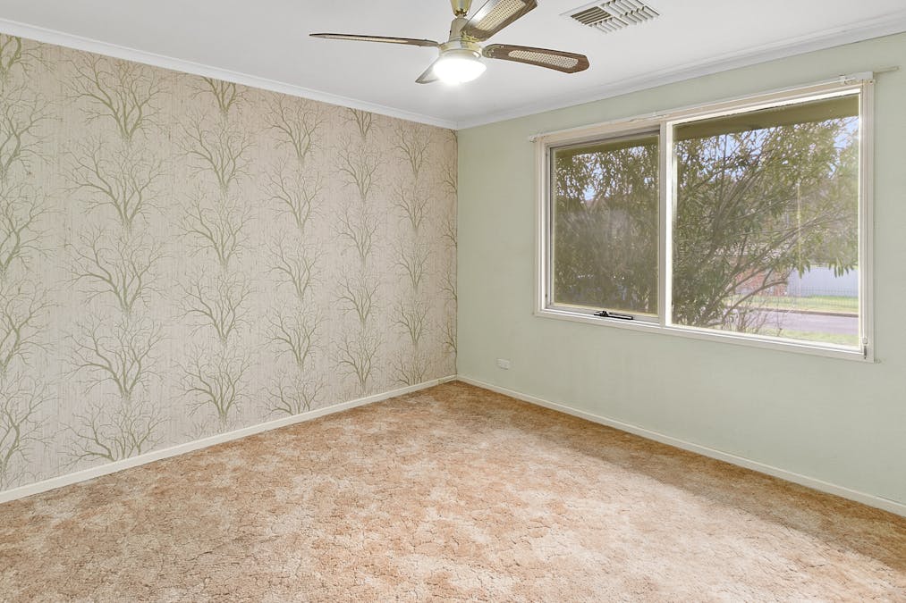 8 Phoenix Avenue, Clare, SA, 5453 - Image 10