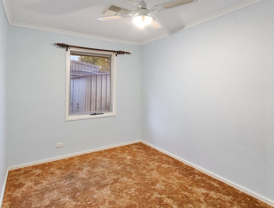 8 Phoenix Avenue, Clare, SA, 5453 - Image 11