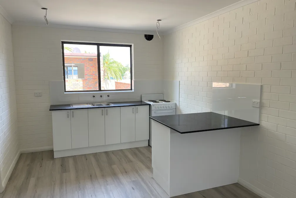 3/213 Sixth Street, Wonthella, WA, 6530 - Image 3