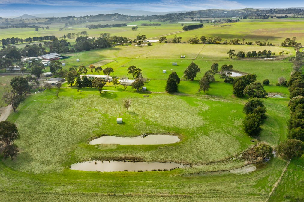 25 Mooneys Road, Willowmavin, VIC, 3764 - Image 2