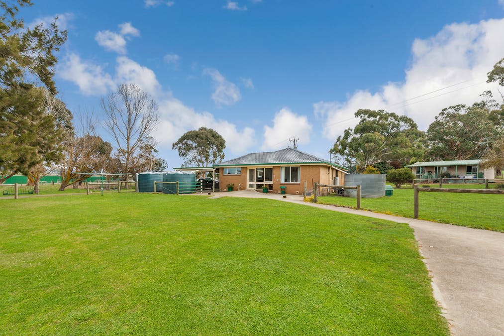 25 Mooneys Road, Willowmavin, VIC, 3764 - Image 9