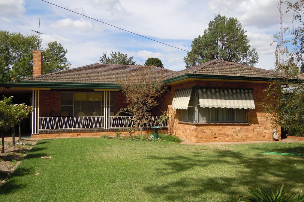 75 Elizabeth Street, Narrandera, NSW, 2700 - Image 1