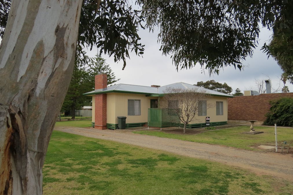 27 POWELL Street, Jerilderie, NSW, 2716 - Image 1