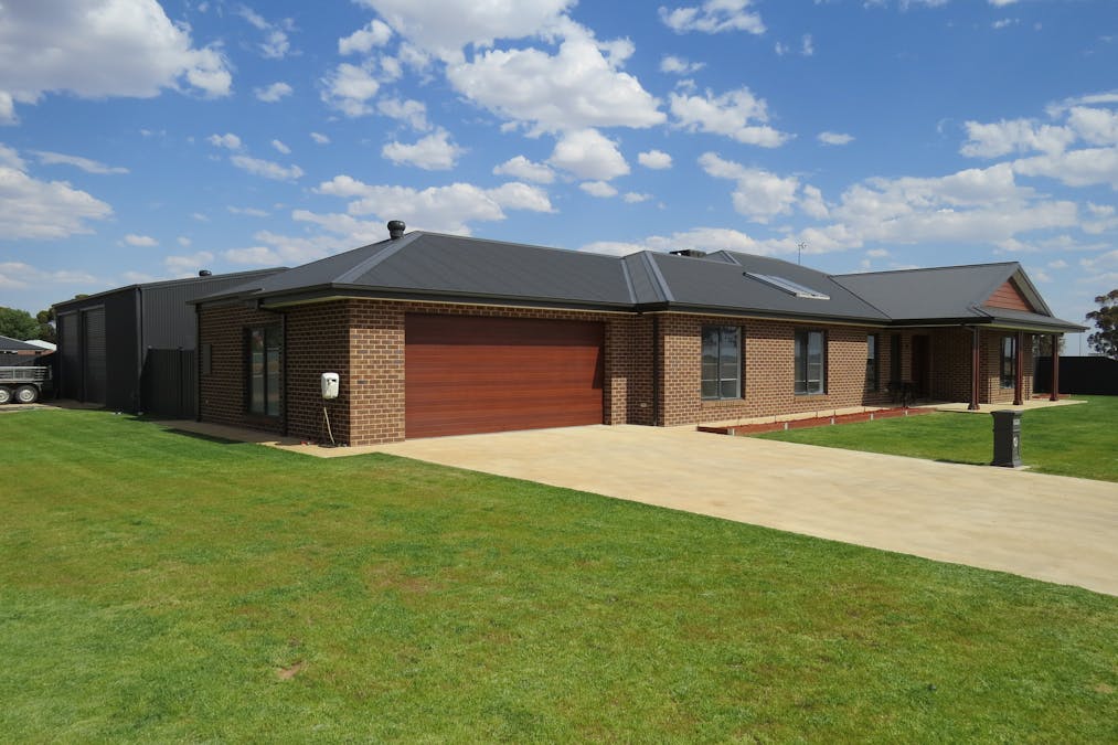 8 ARGOON Avenue, Jerilderie, NSW, 2716 - Image 2