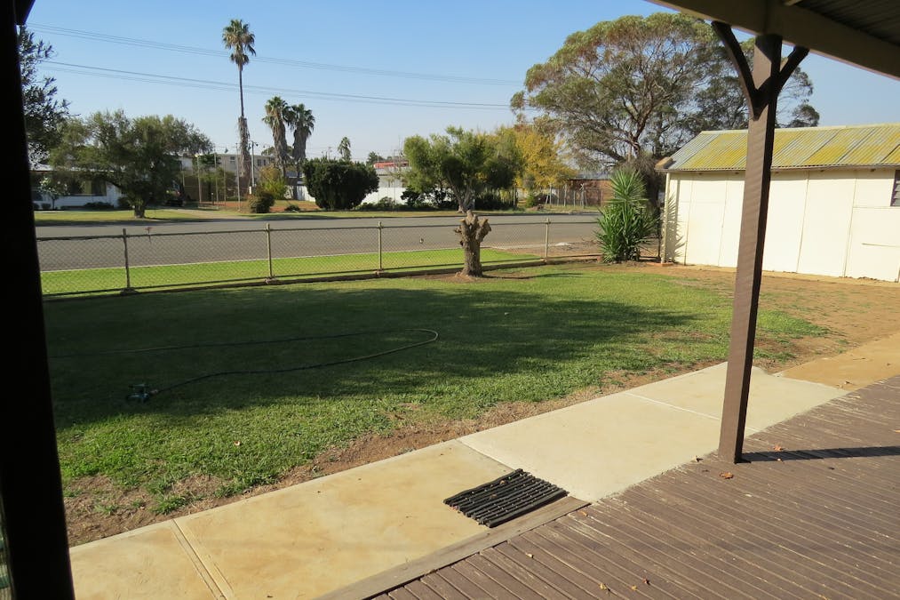 48-50 MAHONGA Street, Jerilderie, NSW, 2716 - Image 2
