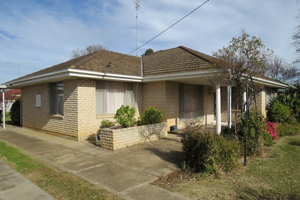 14 MAHONGA Street, Jerilderie, NSW, 2716 - Image 3