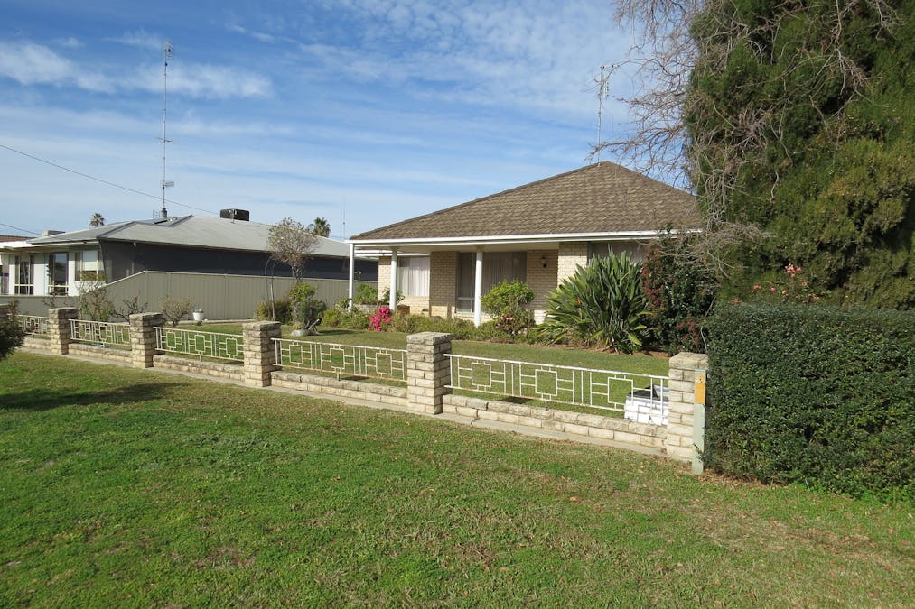 14 MAHONGA Street, Jerilderie, NSW, 2716 - Image 5