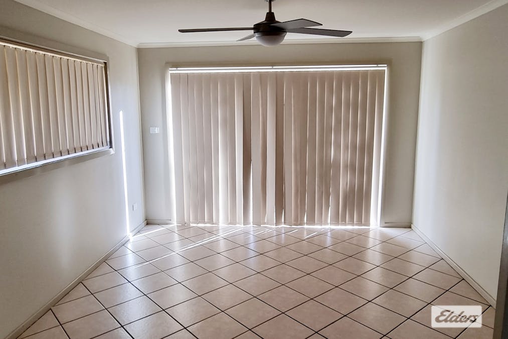 6 Bowditch Crescent, Parkes, NSW, 2870 - Image 6