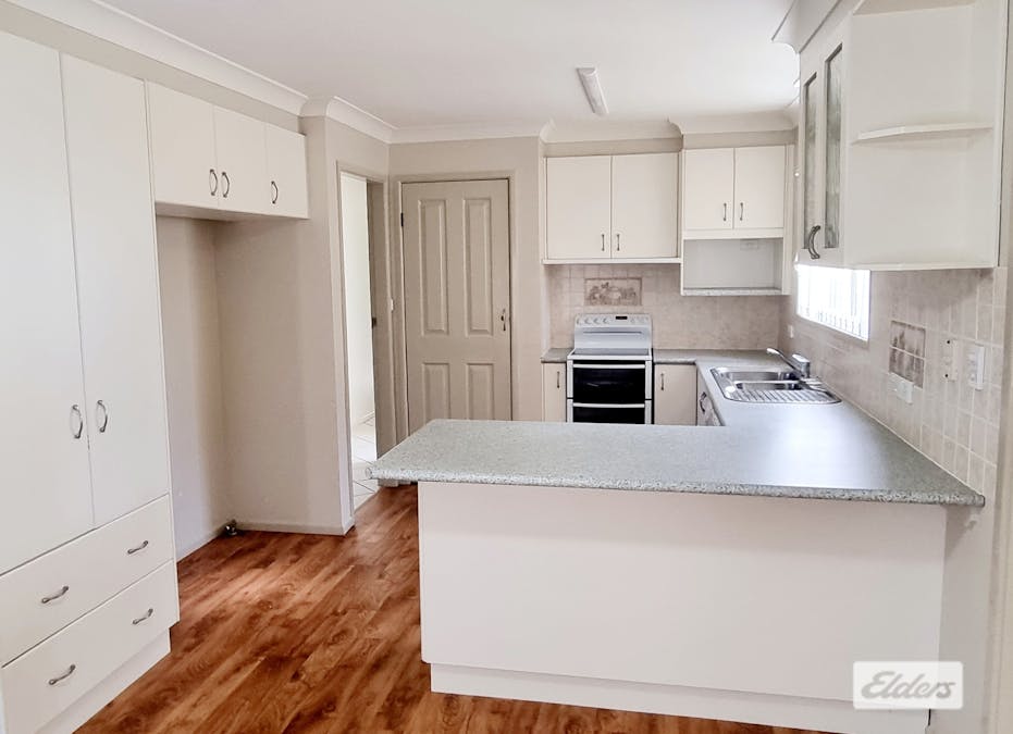 6 Bowditch Crescent, Parkes, NSW, 2870 - Image 2