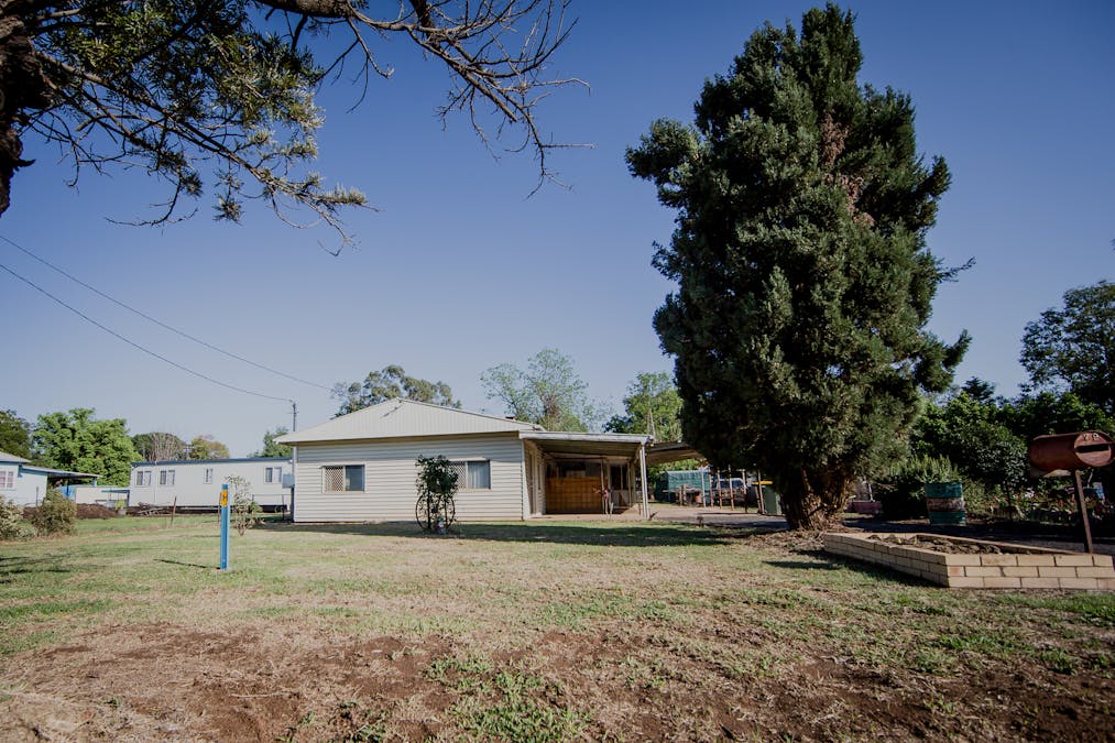 79 ARTHUR Street, St George, QLD, 4487 - Image 2