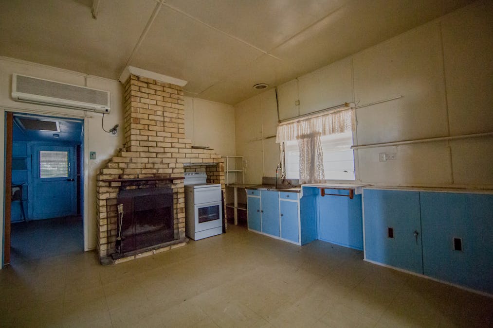 79 ARTHUR Street, St George, QLD, 4487 - Image 4