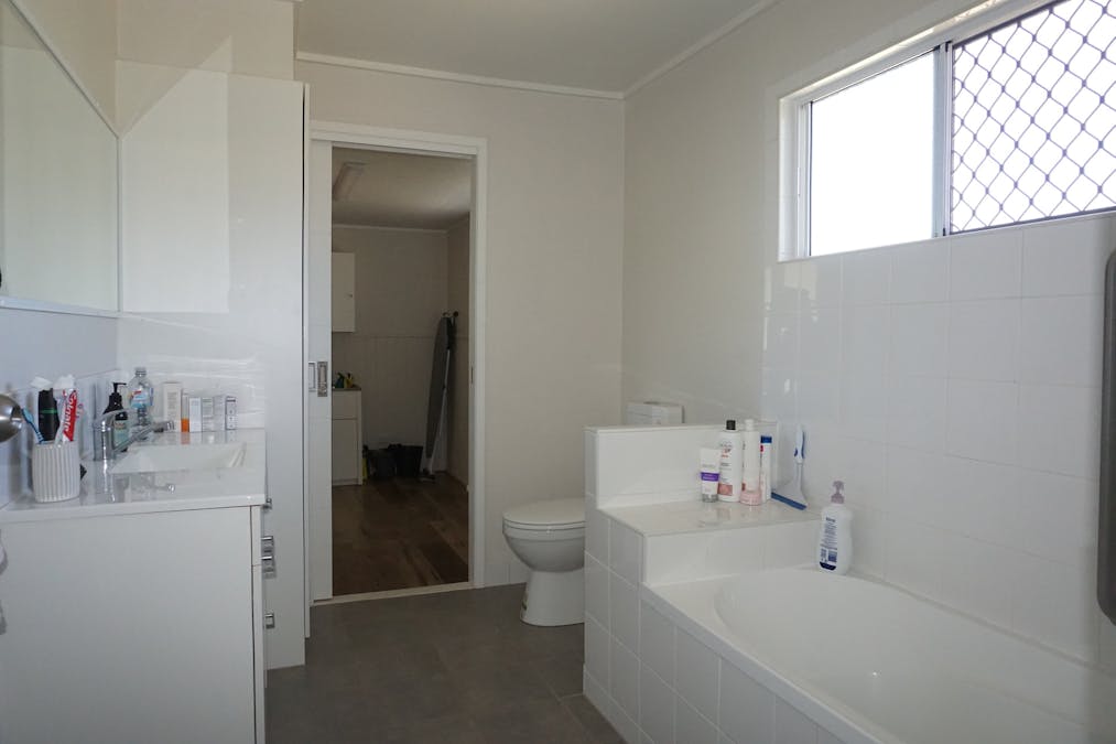 10 Alfred Street, St George, QLD, 4487 - Image 11