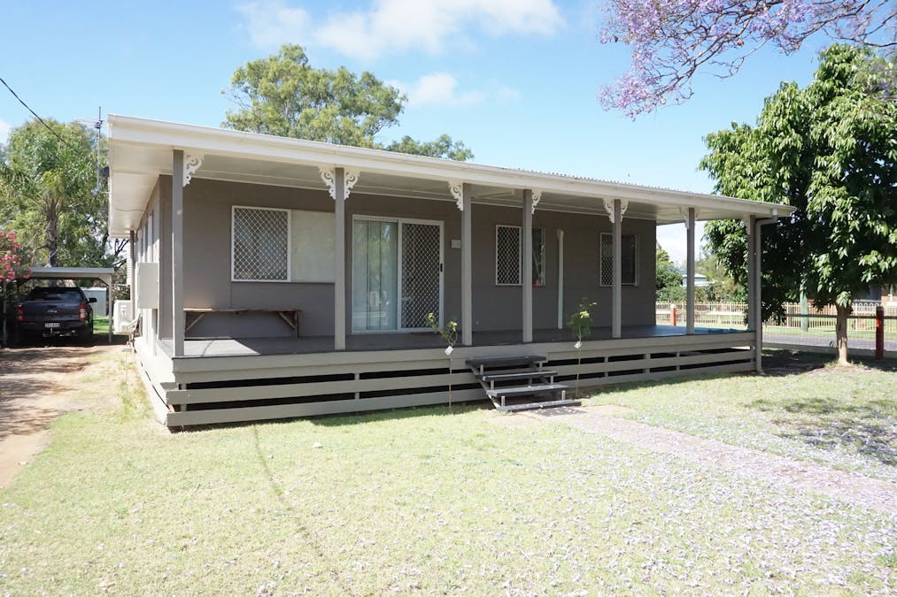 10 Alfred Street, St George, QLD, 4487 - Image 1