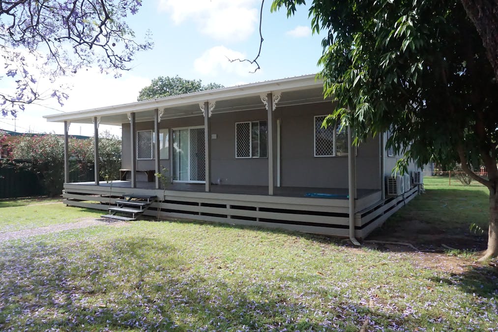 10 Alfred Street, St George, QLD, 4487 - Image 2