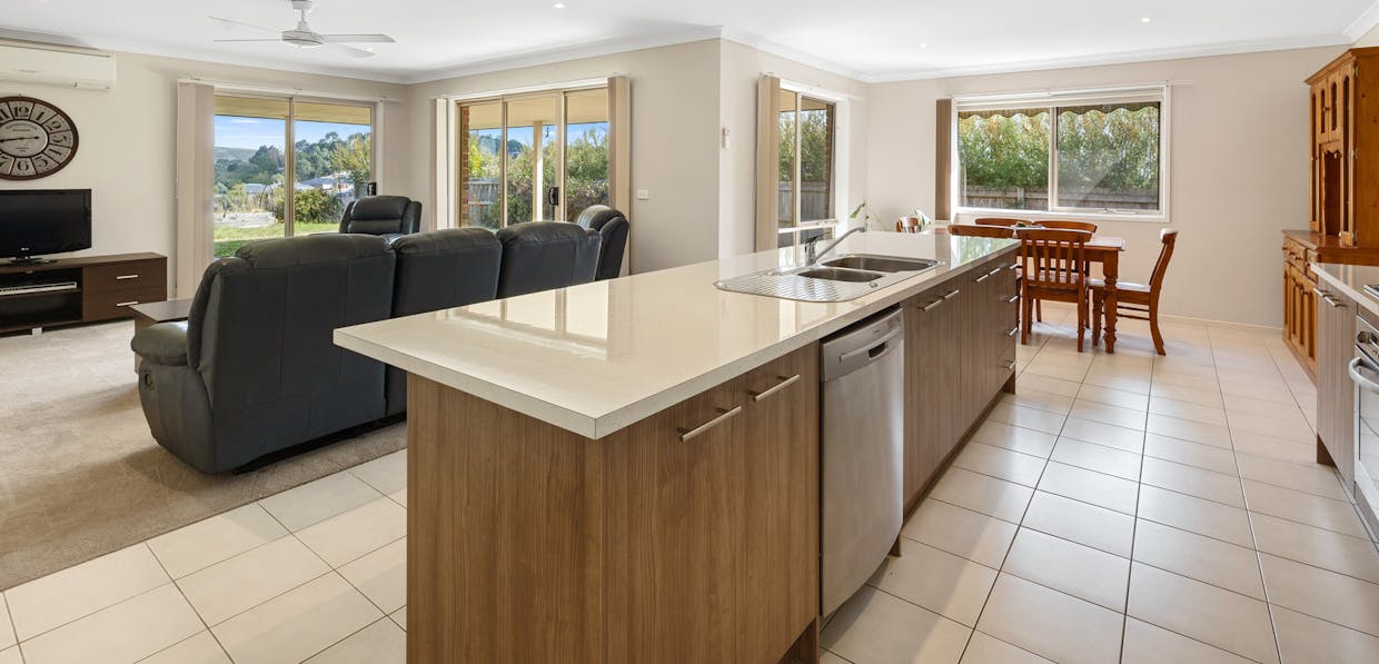 3 Isabella Boulevard, Korumburra, VIC, 3950 - Image 6