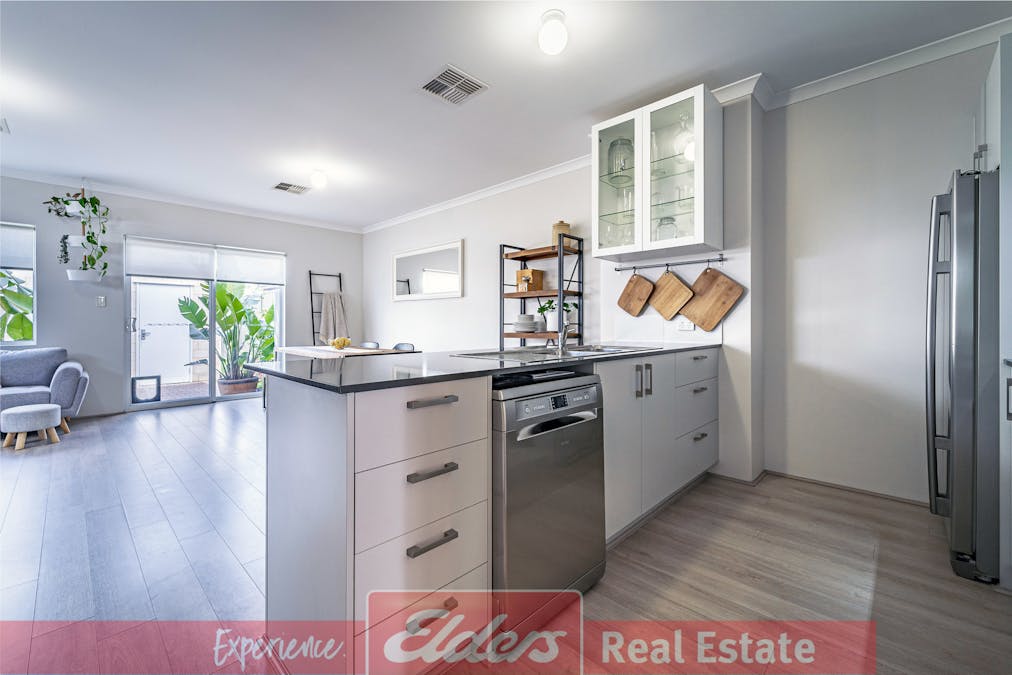 114 Lambeth Circle, Wellard, WA, 6170 - Image 16
