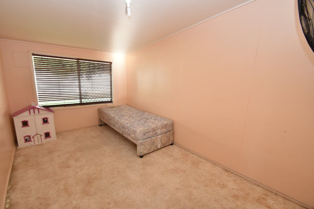 32 Warden Street, Goondiwindi, QLD, 4390 - Image 9
