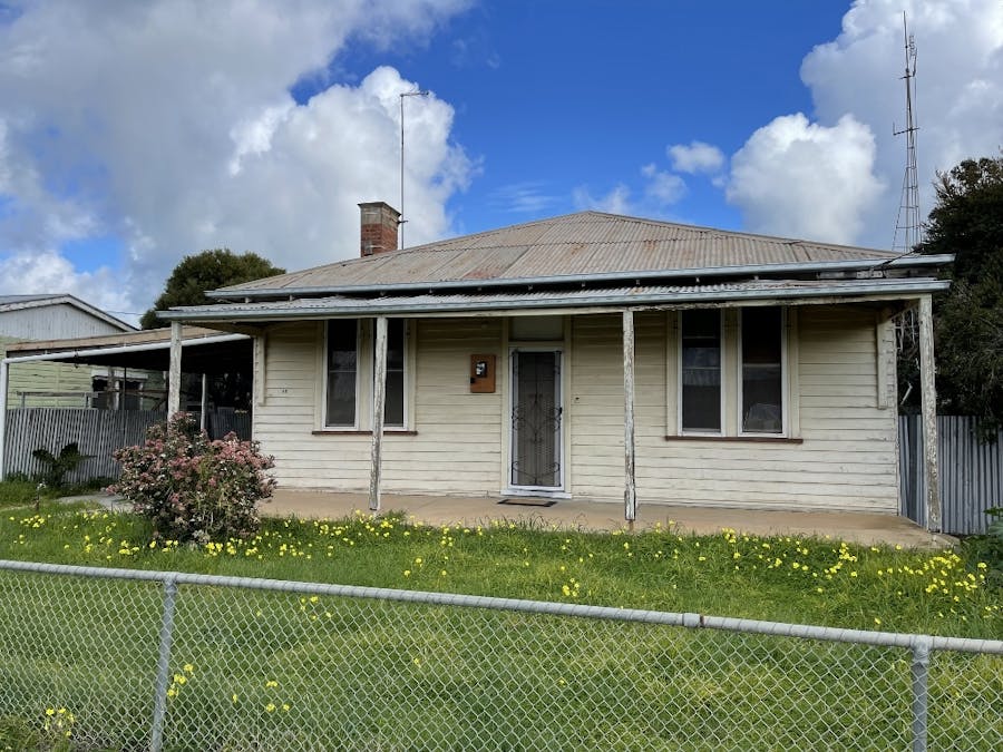 42 Molyneaux Street, Warracknabeal, VIC, 3393 - Image 1