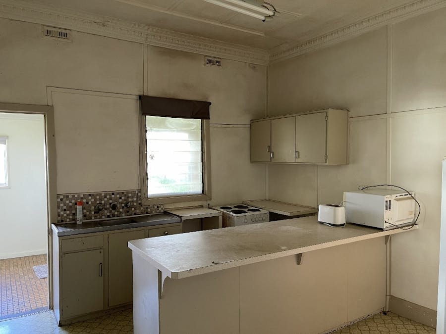 42 Molyneaux Street, Warracknabeal, VIC, 3393 - Image 4