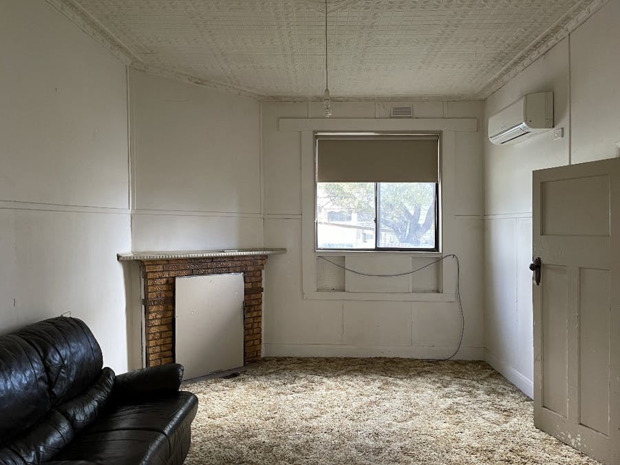 42 Molyneaux Street, Warracknabeal, VIC, 3393 - Image 3