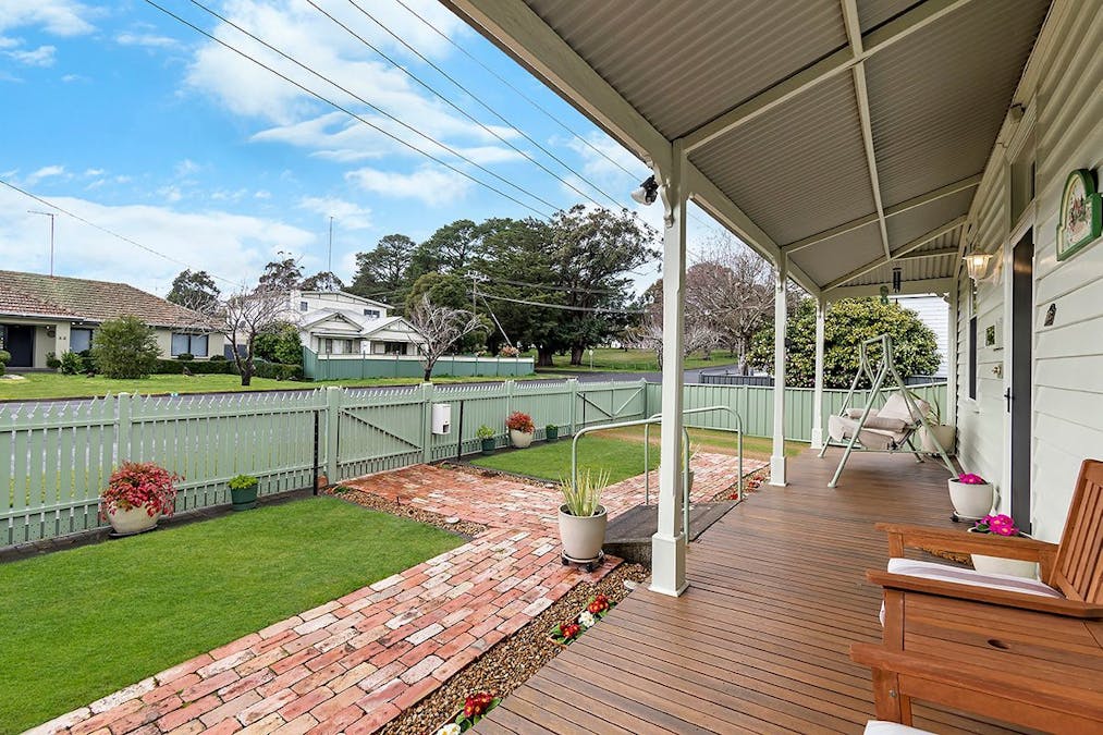 43 Dinwoodie Street, Hamilton, VIC, 3300 - Image 4