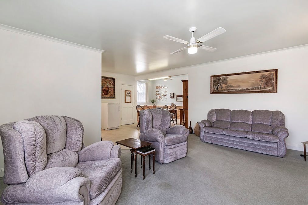 43 Dinwoodie Street, Hamilton, VIC, 3300 - Image 3