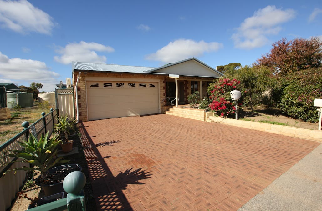 95 Bates Street, Merredin, WA, 6415 Sold Elders Real Estate