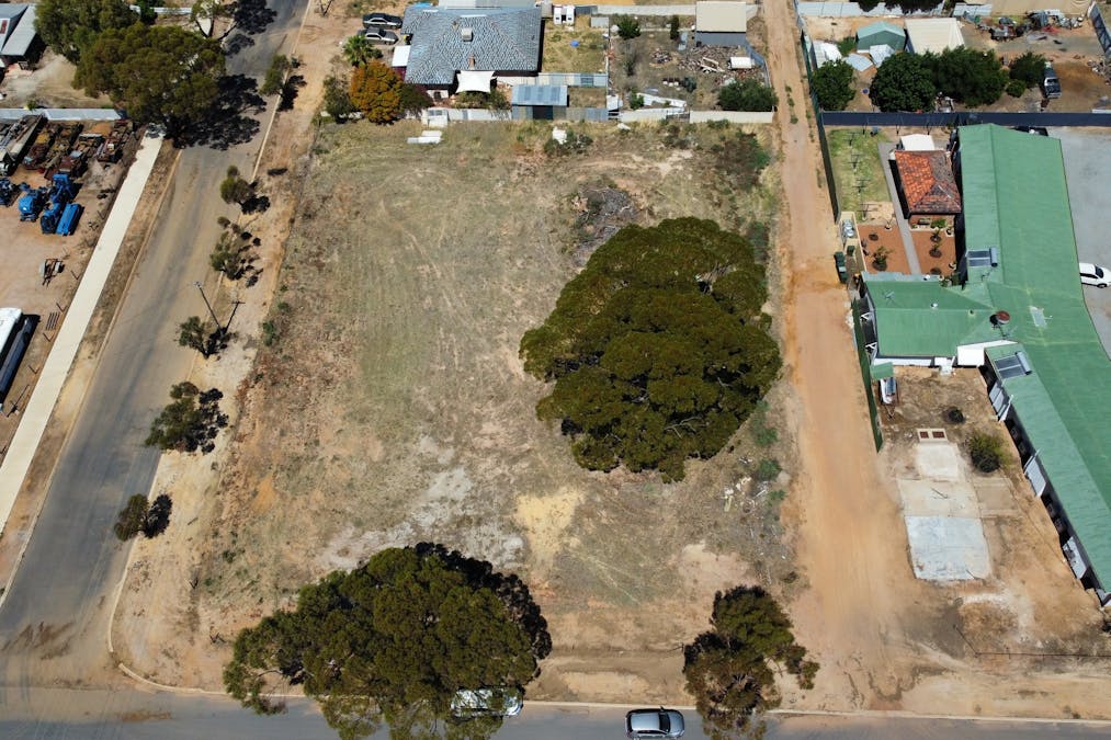 1-3-5 Hay Street, Merredin, WA, 6415 - Image 1