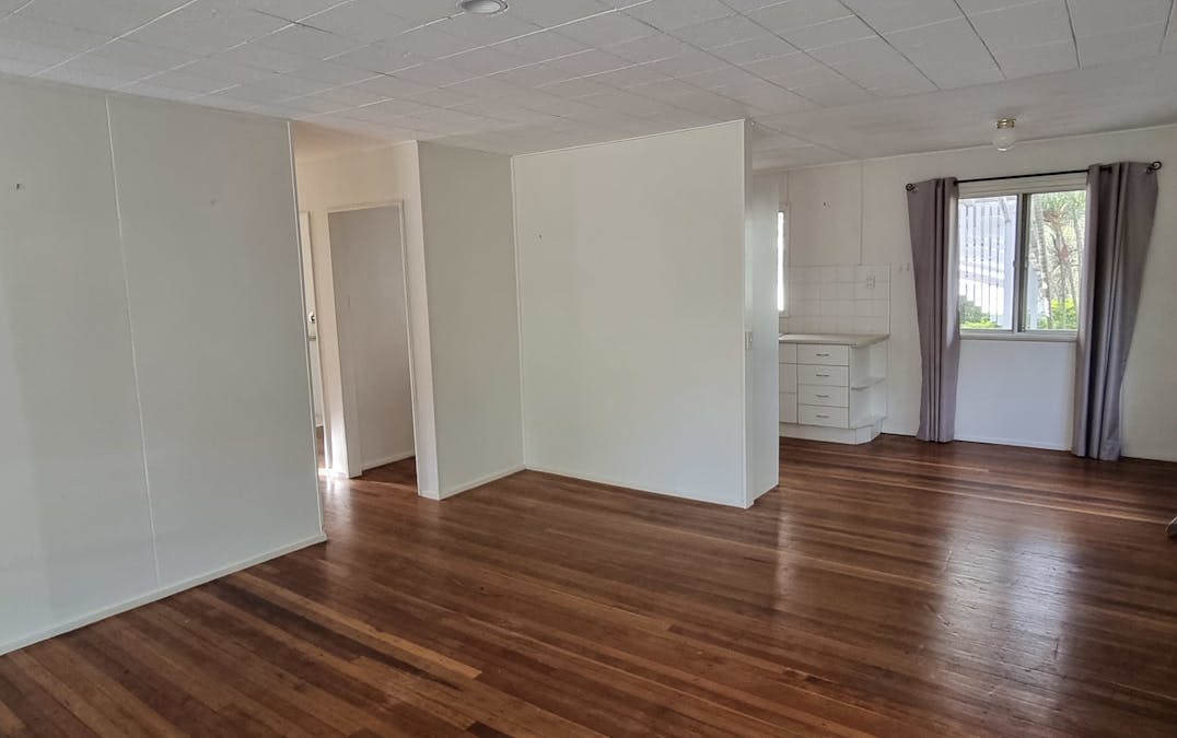 16 Selwyn Street, North Booval, QLD, 4304 - Image 6