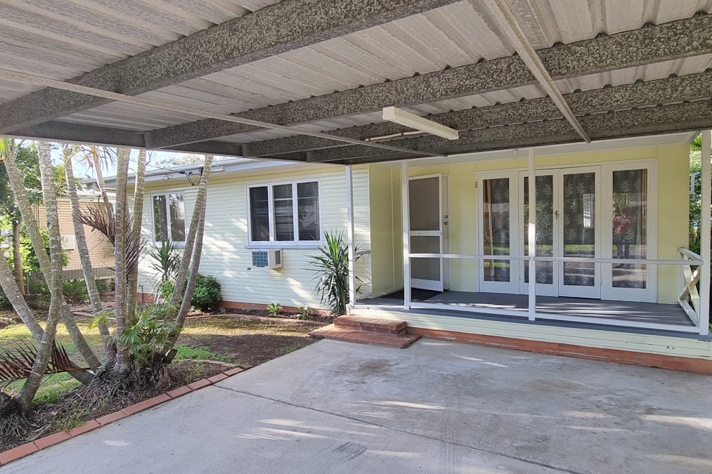 16 Selwyn Street, North Booval, QLD, 4304 - Image 4