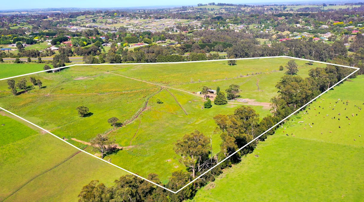 10 Walton Road, Drouin West, VIC, 3818 - Image 1