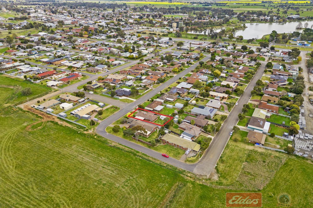 22 Bridget Street, Finley, NSW, 2713 - Image 2
