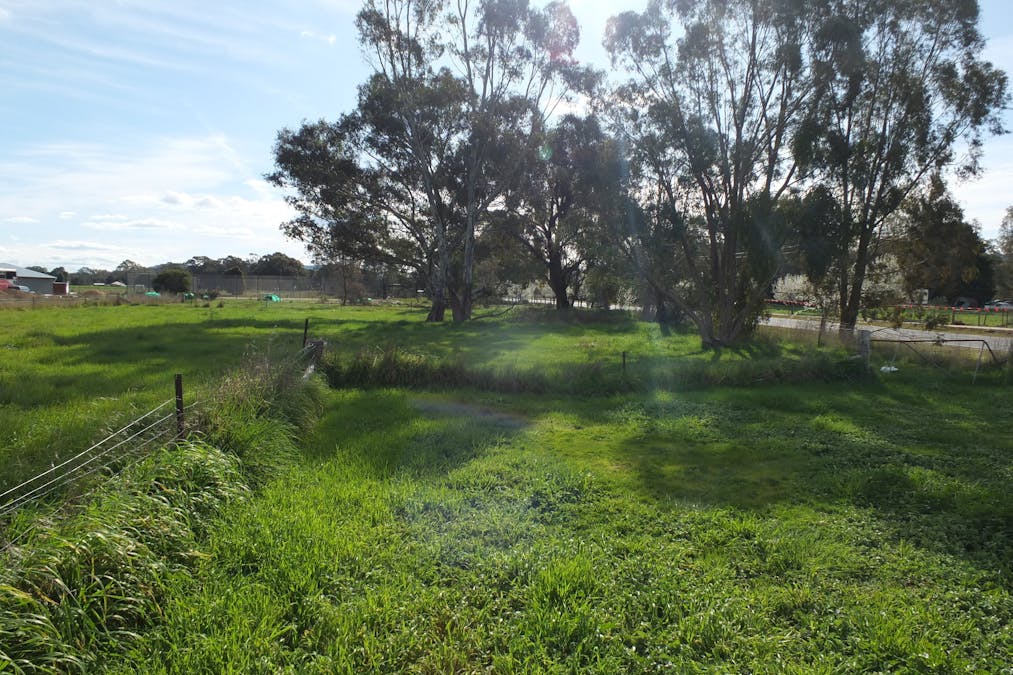 18 Brooke Street, Moonambel, VIC, 3478 - Image 1