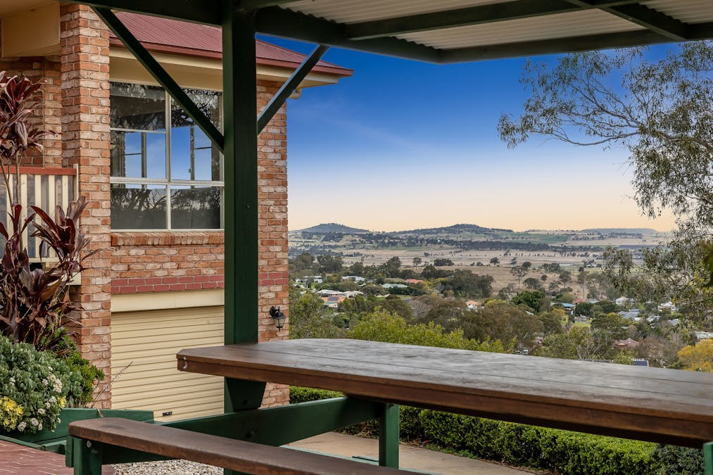 7 Graham Court, Hodgson Vale, QLD, 4352 Sold Elders Real Estate